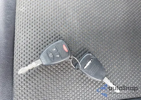 2014 Jeep Compass Latitude z USA, uszkodzony, nr VIN 1C4NJDEB4ED621620